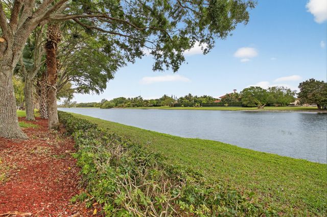 8647 Via Avellino, Lake Worth, FL 33467