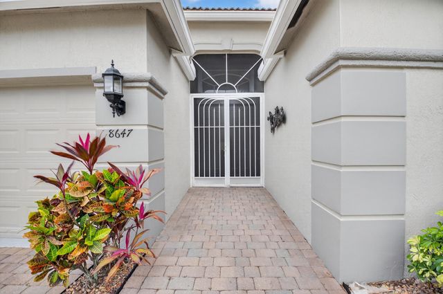 8647 Via Avellino, Lake Worth, FL 33467