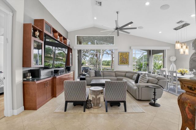 8647 Via Avellino, Lake Worth, FL 33467