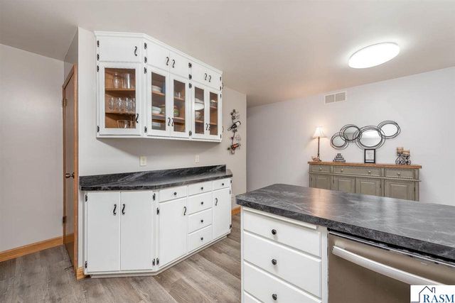 2613 E Main Street, Mankato, MN 56001