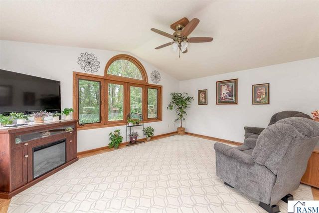 2613 E Main Street, Mankato, MN 56001