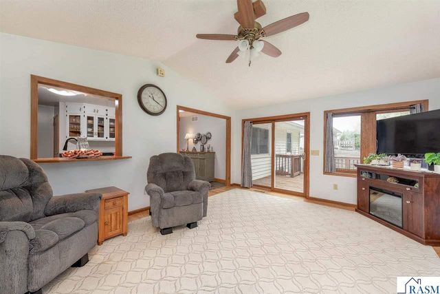 2613 E Main Street, Mankato, MN 56001