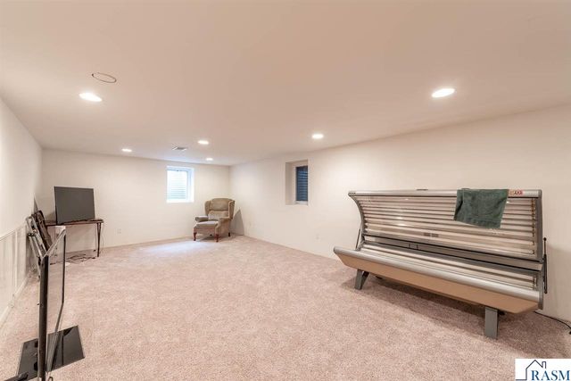 2613 E Main Street, Mankato, MN 56001