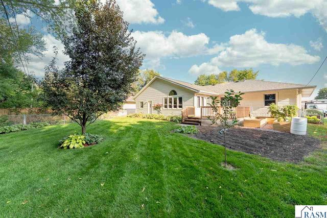 2613 E Main Street, Mankato, MN 56001