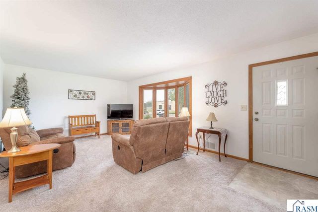 2613 E Main Street, Mankato, MN 56001