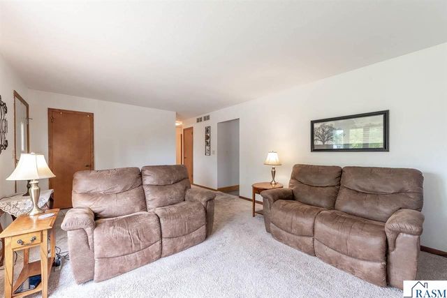 2613 E Main Street, Mankato, MN 56001