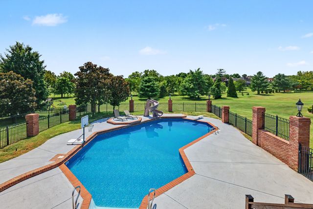 107 Gaston St, Gallatin, TN 37066