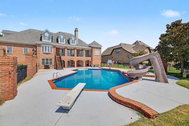 107 Gaston St, Gallatin, TN 37066