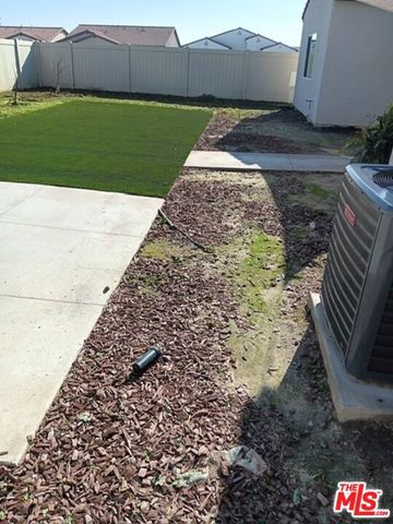 7318 Chetco River Street, Bakersfield, CA 93311