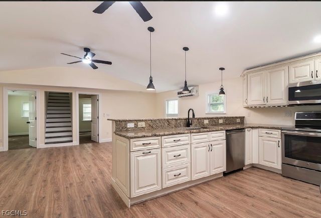 5111 Country Lakes DR, Fort Myers, FL 33905