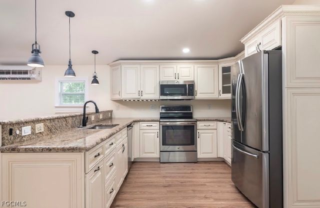 5111 Country Lakes DR, Fort Myers, FL 33905