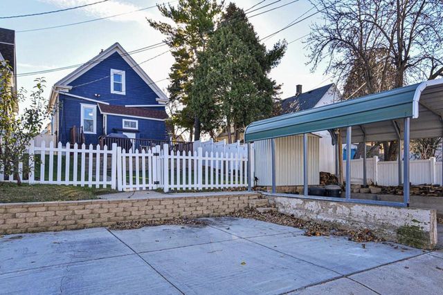 1216 Monroe AVENUE, South Milwaukee, WI 53172