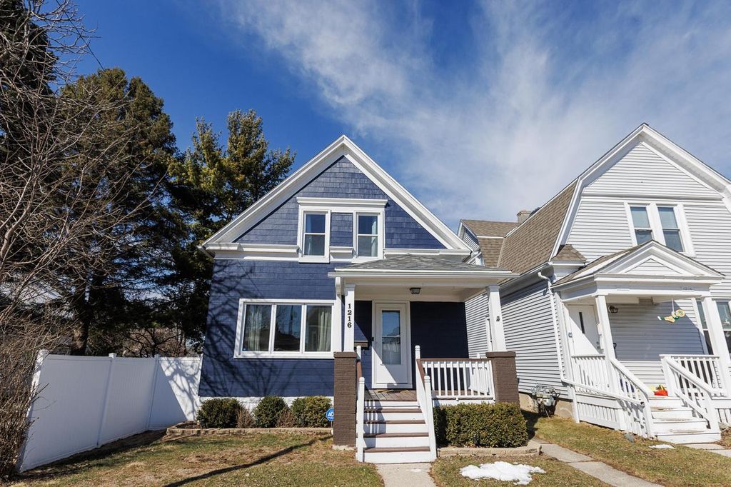 1216 Monroe AVENUE, South Milwaukee, WI 53172