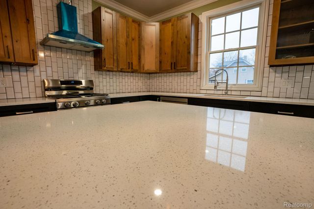 8475 Stout Avenue, Warren, MI 48093