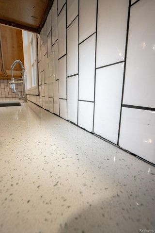 8475 Stout Avenue, Warren, MI 48093