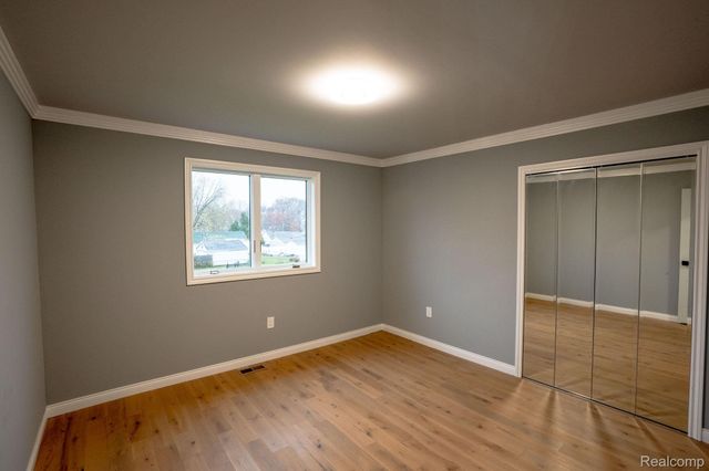 8475 Stout Avenue, Warren, MI 48093