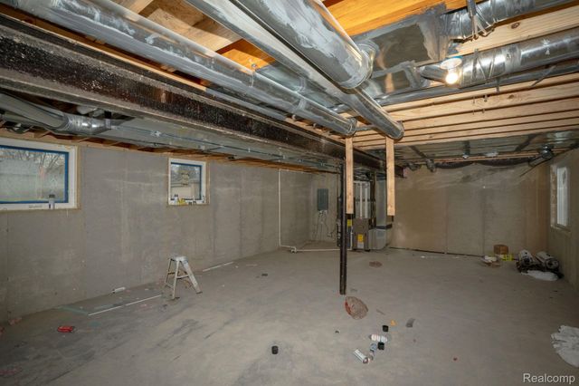 8475 Stout Avenue, Warren, MI 48093