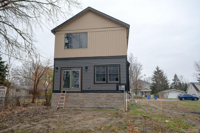 8475 Stout Avenue, Warren, MI 48093