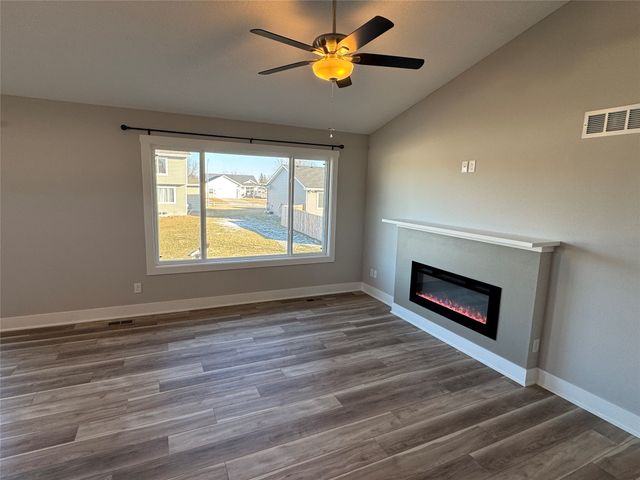 7913 SE 1st Court, Des Moines, IA 50320