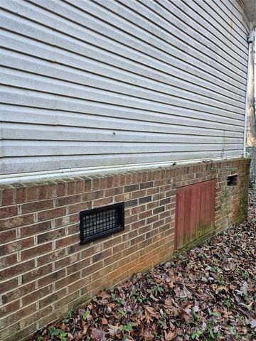 206 Benjamin Drive, Dallas, NC 28034