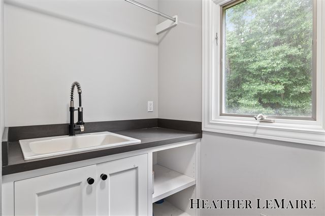 1695 Flowers Mill Drive, Grand Rapids, MI 49525