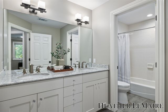 1695 Flowers Mill Drive, Grand Rapids, MI 49525