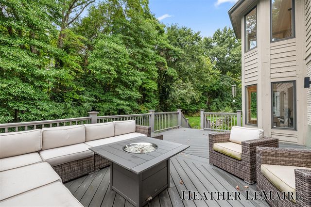 1695 Flowers Mill Drive, Grand Rapids, MI 49525