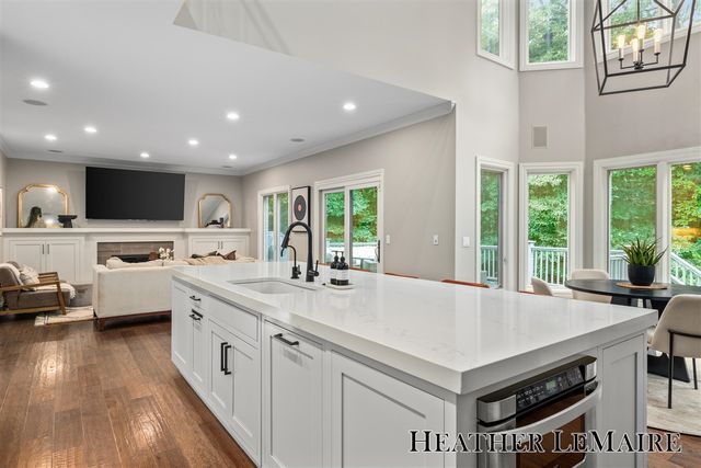 1695 Flowers Mill Drive, Grand Rapids, MI 49525