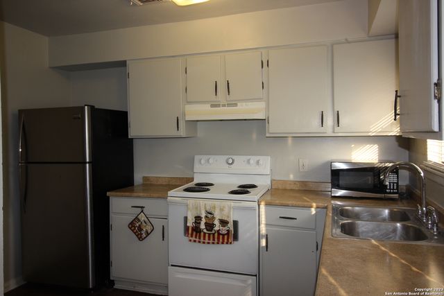 536 SOUTHTRAIL DR, San Antonio, TX 78216