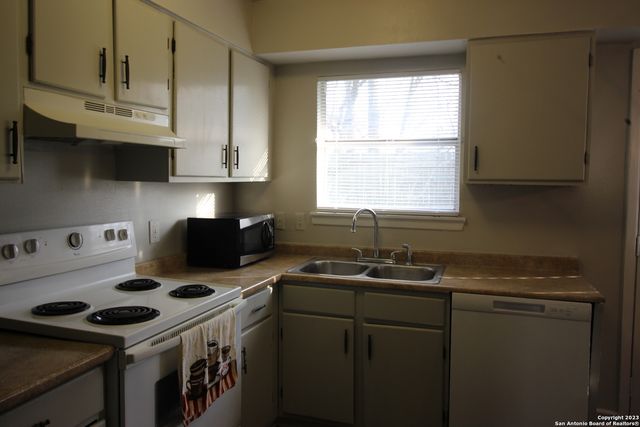 536 SOUTHTRAIL DR, San Antonio, TX 78216