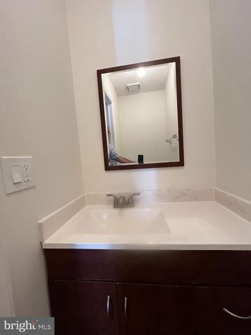 3 CAMBRIDGE DR, Ewing, NJ 08628