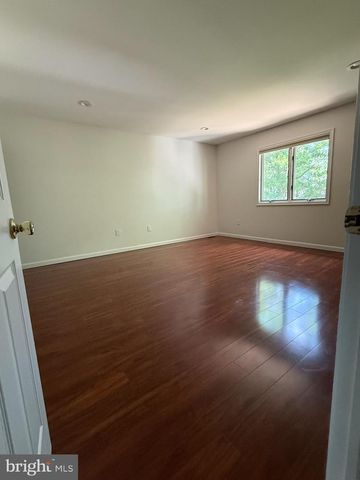 3 CAMBRIDGE DR, Ewing, NJ 08628