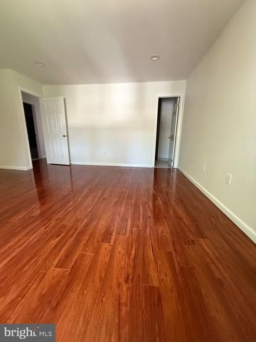 3 CAMBRIDGE DR, Ewing, NJ 08628