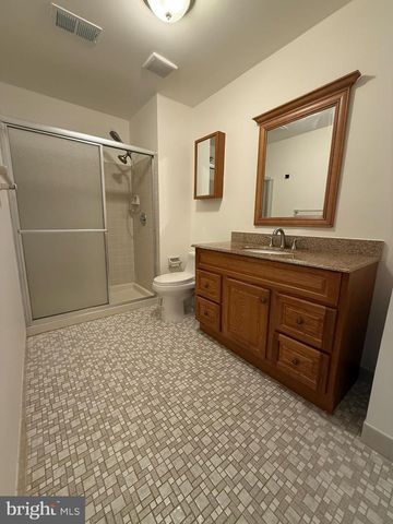 3 CAMBRIDGE DR, Ewing, NJ 08628