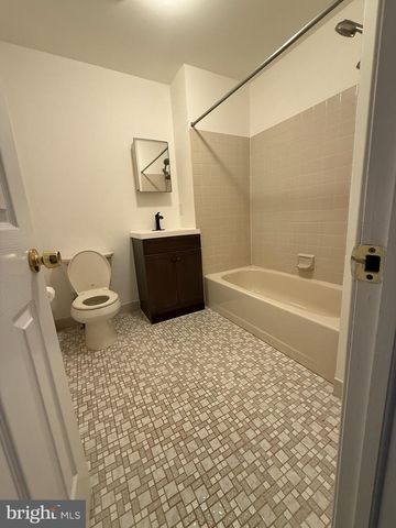 3 CAMBRIDGE DR, Ewing, NJ 08628