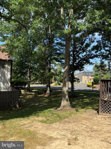 3 CAMBRIDGE DR, Ewing, NJ 08628