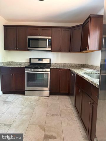 3 CAMBRIDGE DR, Ewing, NJ 08628