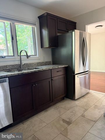 3 CAMBRIDGE DR, Ewing, NJ 08628