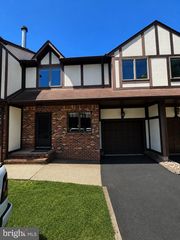 3 CAMBRIDGE DR, Ewing, NJ 08628