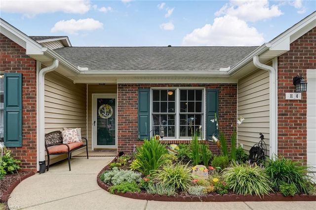 3027 Maple Avenue, Burlington, NC 27215