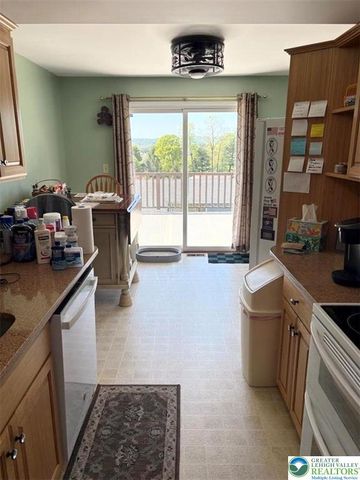 34 Stonecroft Drive, Palmer Twp, PA 18045