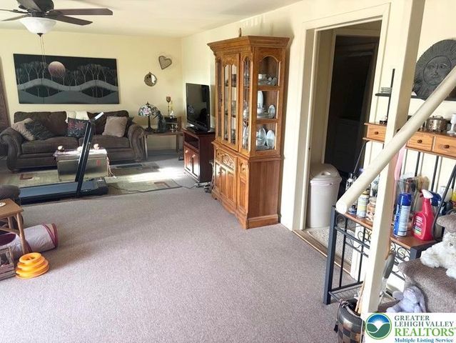 34 Stonecroft Drive, Palmer Twp, PA 18045