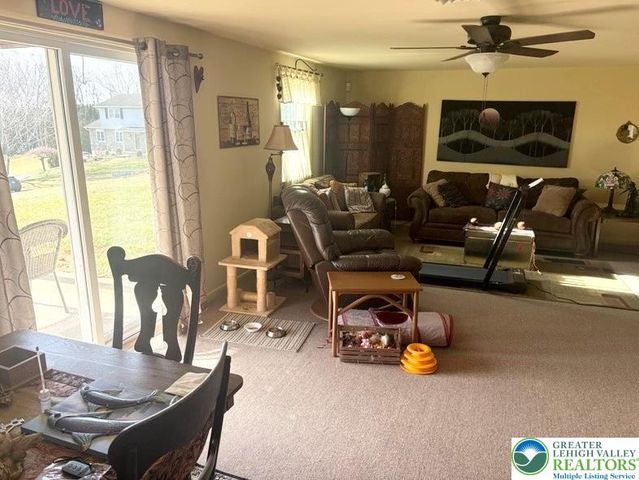 34 Stonecroft Drive, Palmer Twp, PA 18045