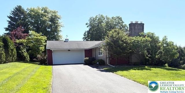 34 Stonecroft Drive, Palmer Twp, PA 18045