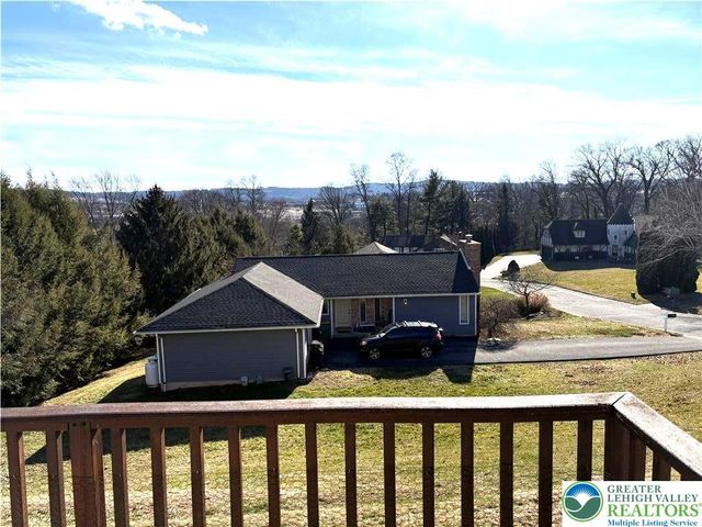 34 Stonecroft Drive, Palmer Twp, PA 18045