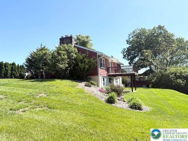 34 Stonecroft Drive, Palmer Twp, PA 18045
