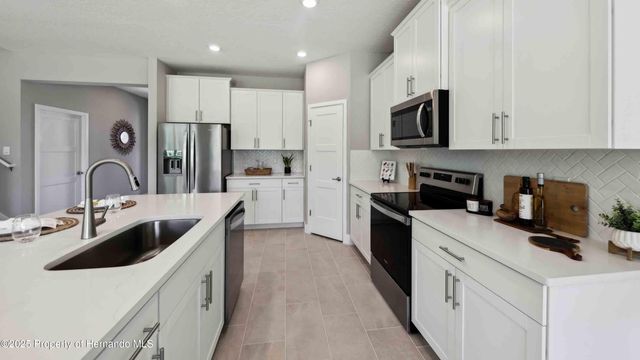 11823 Memorial Drive, Brooksville, FL 34613