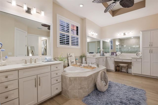 340 MARAVIYA BOULEVARD, Nokomis, FL 34275