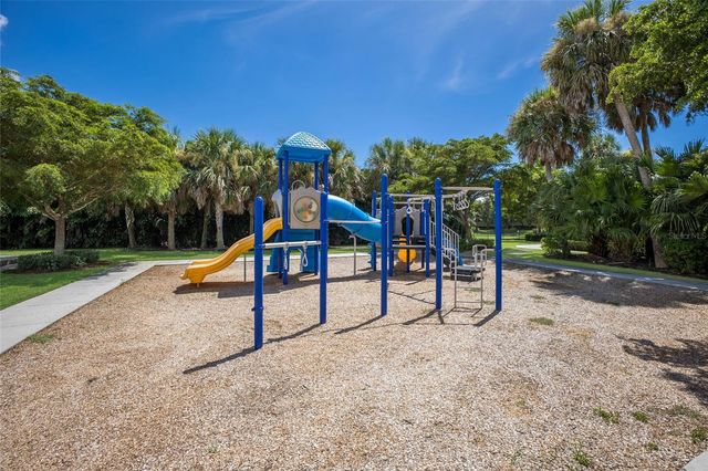 340 MARAVIYA BOULEVARD, Nokomis, FL 34275