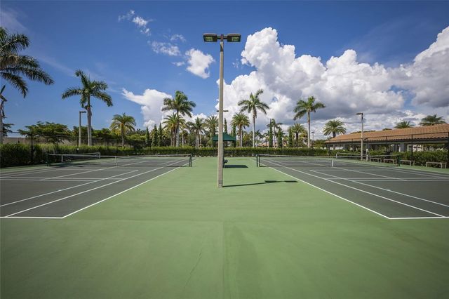 340 MARAVIYA BOULEVARD, Nokomis, FL 34275